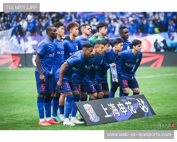 上海申花备战之际，球迷为他们加油，上海申花队近况