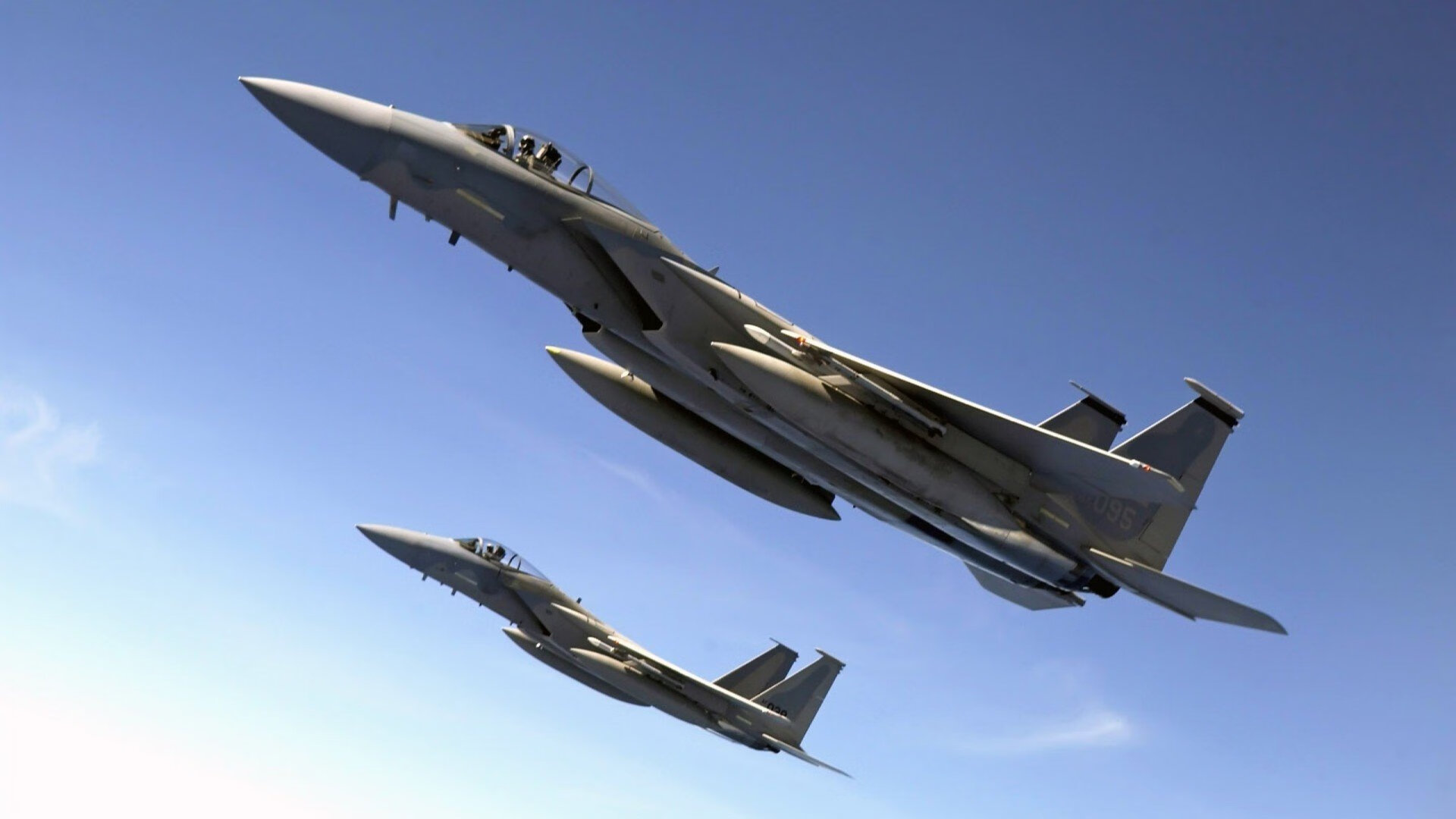 爱游戏下载-库里与球迷合影耐心十足获点赞，库里跟谁组合